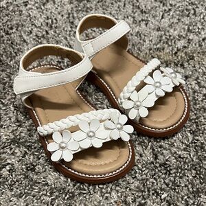 Girls' White Floral Pearl Sandals - Kids Shoes